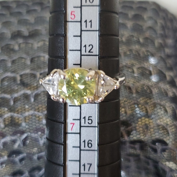 STERLING RING WITH YELLOW AND CRYSTAL STONES - Picture 4 of 7